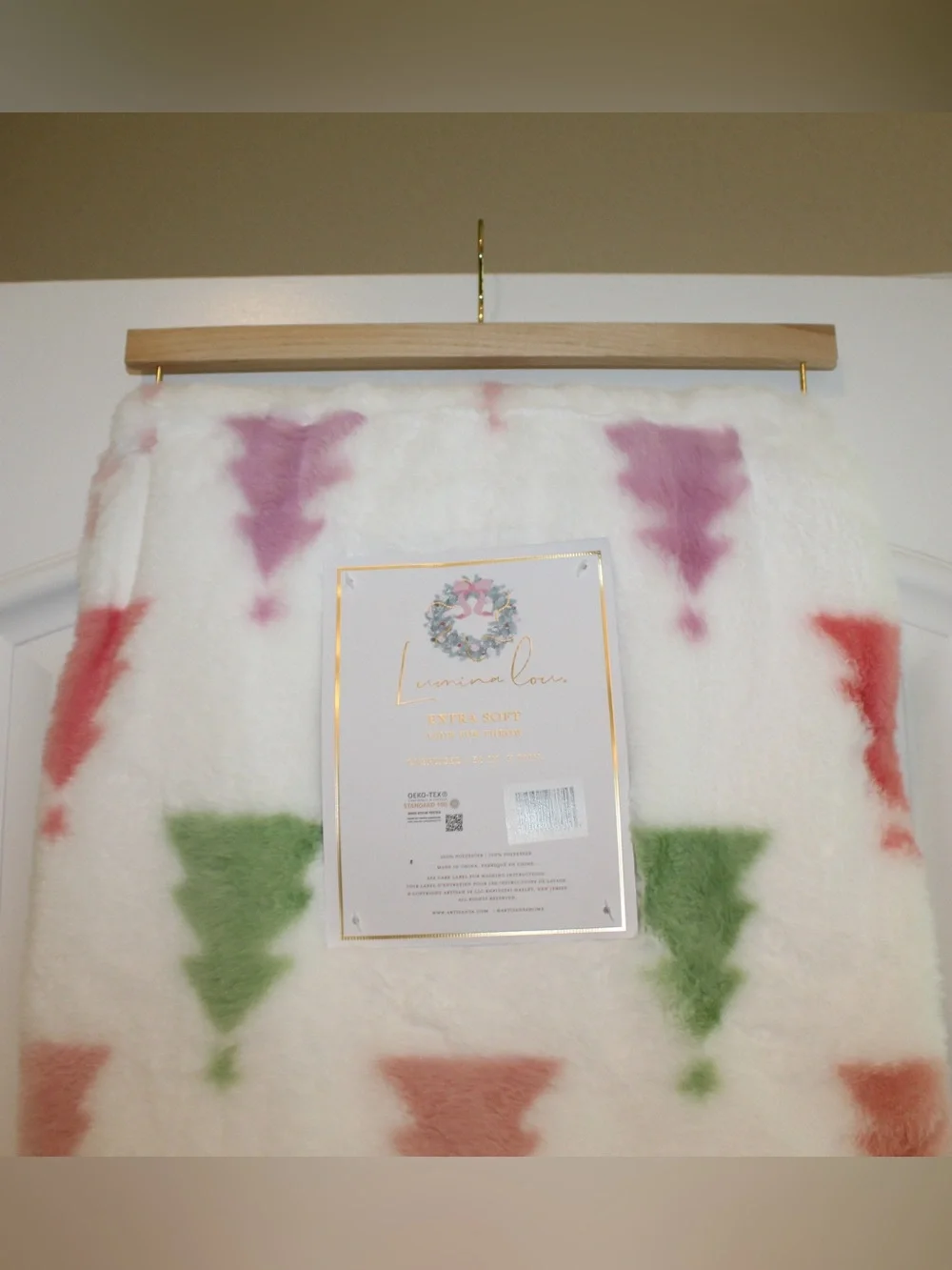 Christmas tree faux fur throw (NWT)